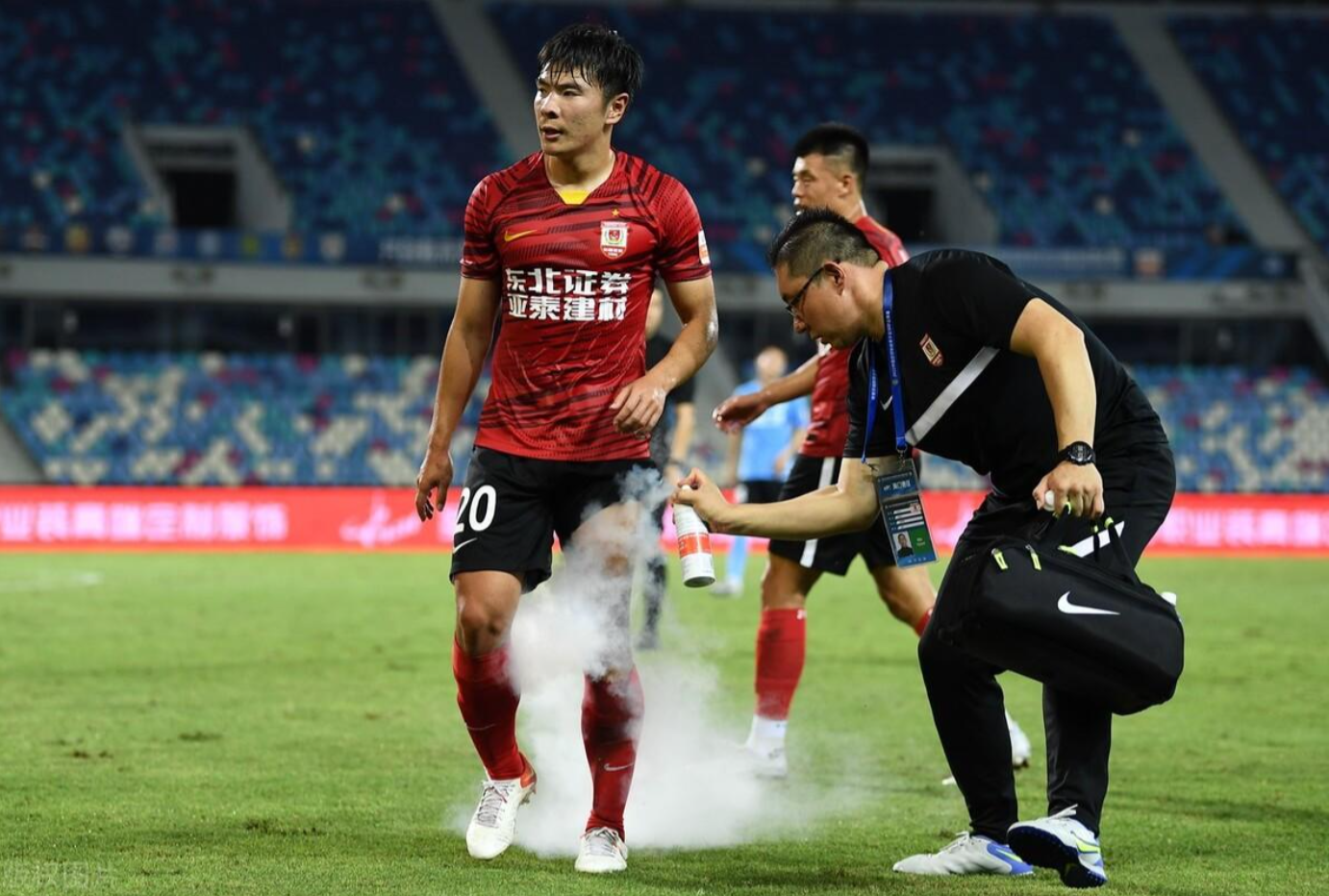 包含赛后体能课后，萨克拉门托国王回应争议备战德国杯，球迷炸锅，团队化学反应显著的词条-网页版登录入口