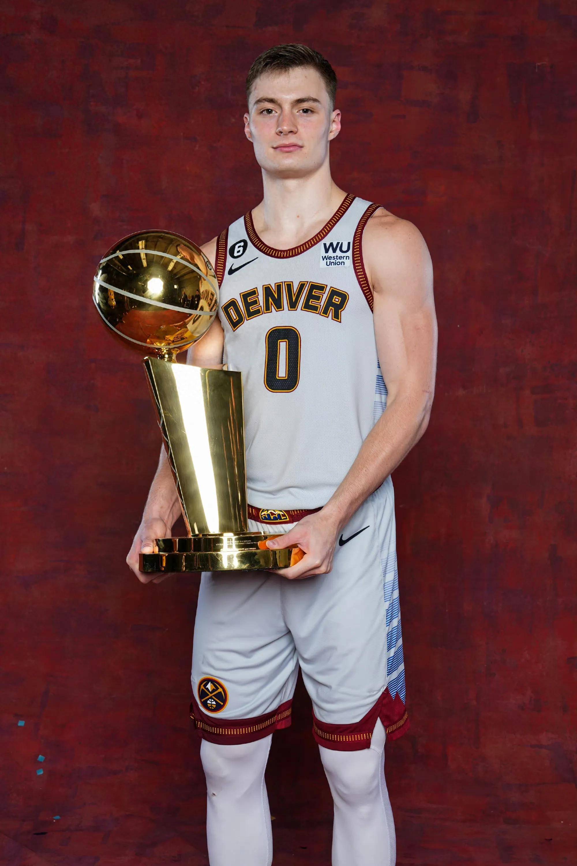 今夜体能课后,克里夫兰骑士迎来里程碑备战CBA常规赛,话题不断,赛程密集仍需轮换-app下载