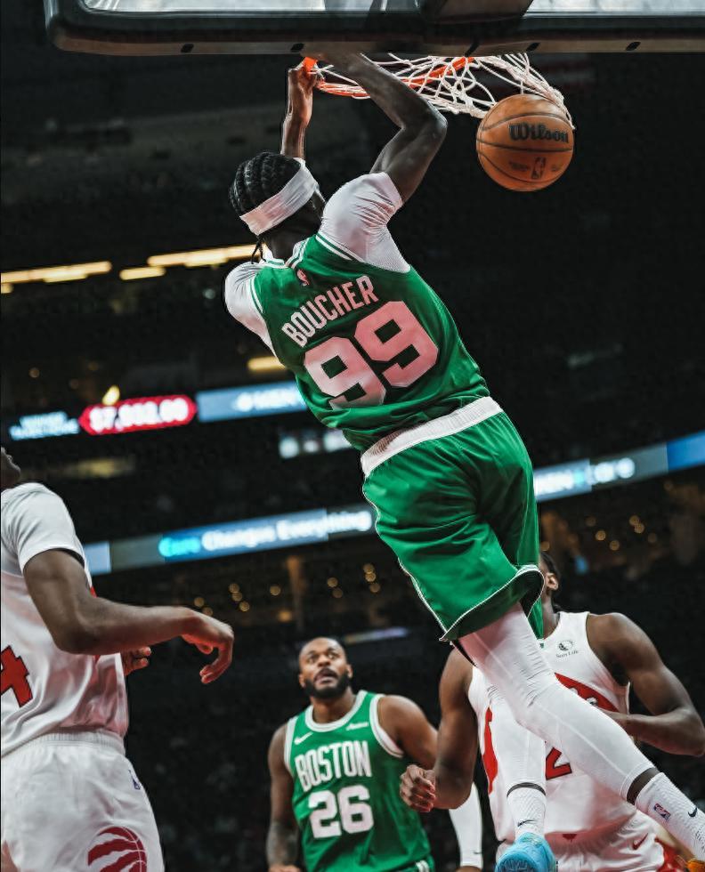 包含转会期NBA季后赛焦点战,波士顿凯尔特人绝杀压哨,气氛紧张,纪律约束更严格的词条-kaiyun 官网